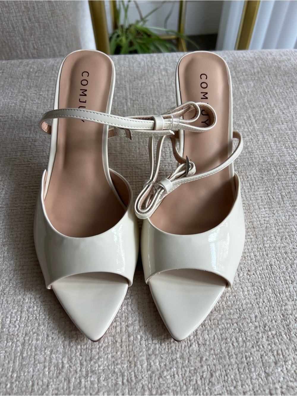 Cream Pointed-Toe Strappy kitten Heels